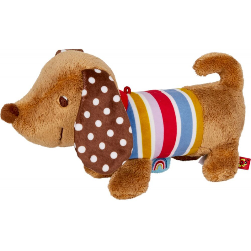 Plüschhund mit braunem Fell, gepunkteten Ohren und gestreiftem Shirt in Gelb, Rot, Blau und Weiß. Plüschhund mit braunem Fell, gepunkteten Ohren und gestreiftem Shirt in Gelb, Rot, Blau und Weiß.