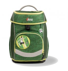 Grüner Vavco-Rucksack mit Fußball-Patches und großer Fronttasche, steht aufrecht.