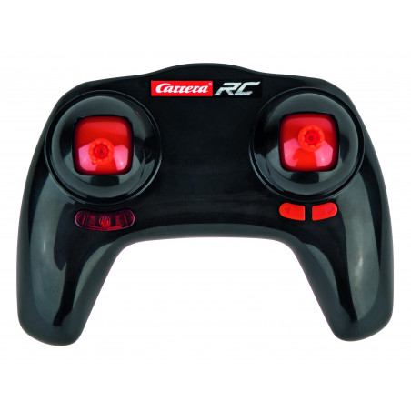 Schwarze Carrera RC-Fernbedienung mit zwei roten Joysticks und zwei roten Tasten auf weißem Hintergrund.