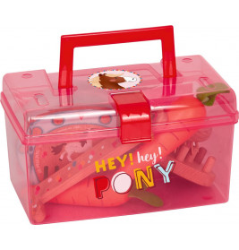 Rote Plastikbox mit Griff und HEY! hey! PONY-Aufdruck, enthält Spielzeug-Karotten und Bürsten.