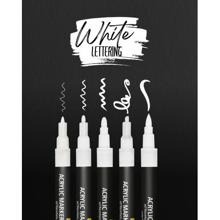 Fünf weiße Acrylmarker mit verschiedenen Spitzen ziehen Linien auf schwarzem Grund mit dem Schriftzug White Lettering. Fünf weiße Acrylmarker mit verschiedenen Spitzen ziehen Linien auf schwarzem Grund mit dem Schriftzug White Lettering.