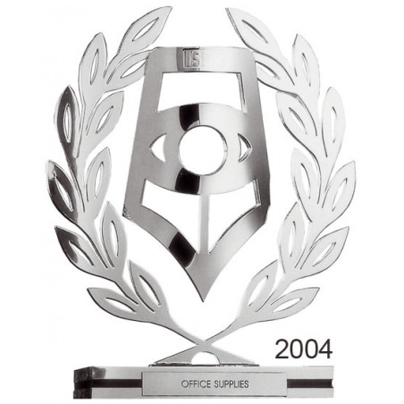 Silberne Trophäe in Bleistiftform mit Lorbeer, am Sockel beschriftet mit OFFICE SUPPLIES und 2004.