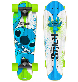 Zwei Skateboards mit leuchtend grünen Rollen und Disneys Stitch auf blau-weißem Design.