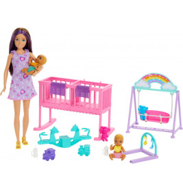 Mattel Barbie Skipper Zwillings-Kinderzimmer Spielset: Zwillings-Kinderzimmer mit rosa Bett, Spielzeug, Schaukel, Wippe und Spie