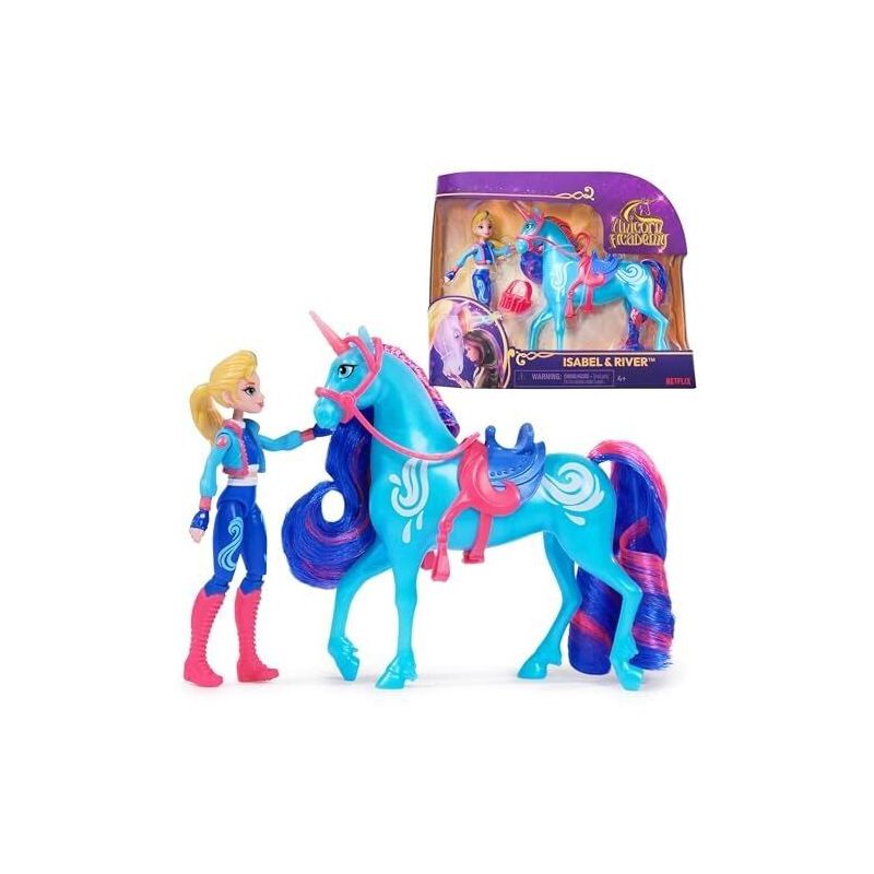 Puppe mit blondem Haar und blau-rosamem Anzug steht neben blauem Einhornspielzeug mit pinkem Sattel. Verpackung im Hintergrund. Puppe mit blondem Haar und blau-rosamem Anzug steht neben blauem Einhornspielzeug mit pinkem Sattel. Verpackung im Hintergrund.