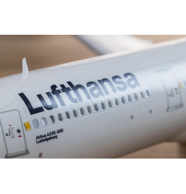 Airbus A330-300 - Lufthansa New Livery, Revell Modellbausatz