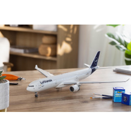 Airbus A330-300 - Lufthansa New Livery, Revell Modellbausatz