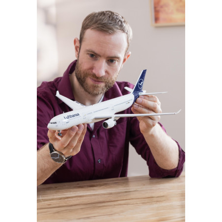 Airbus A330-300 - Lufthansa New Livery, Revell Modellbausatz