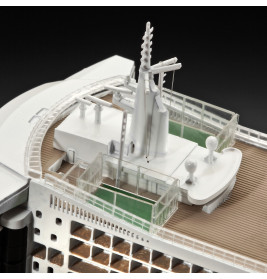 Ocean Liner Queen Mary 2 , Revell Modellbausatz