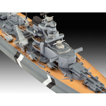 First Diorama Set - Bismarck Battle, Revell Modellbausatz mit Basiszubehör