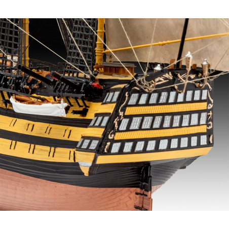 Model Set HMS Victory, Revell Modellbausatz mit Basiszubehör