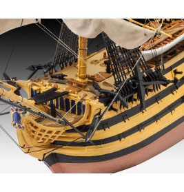 Model Set HMS Victory, Revell Modellbausatz mit Basiszubehör