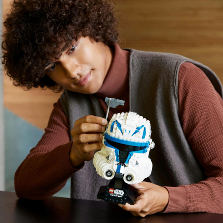 75349 Captain Rex Helm