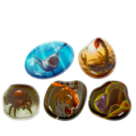 Fünf Tier-Aufkleber (Hai, Skorpion, Spinne, Tiger, Schlange) auf weißem Hintergrund.