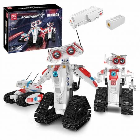 Roboter-Bausatz mit fernsteuerbaren Modellen, Schienen, Teilen und einer Box mit Aufschrift POWER BRICK und BRANDON.