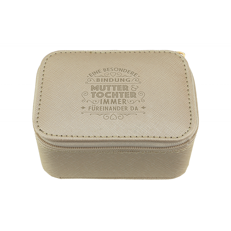 Beige Box mit Reißverschluss, darauf der Text: Eine besondere Bindung Mutter & Tochter - immer füreinander da.