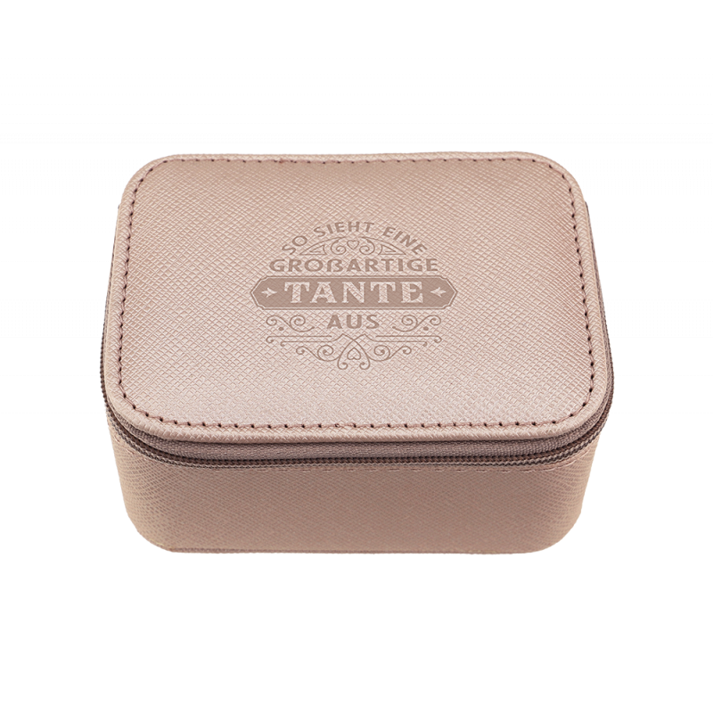 Beiges, rechteckiges Lederetui mit eingeprägtem deutschen Text auf dem Deckel.