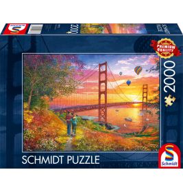 Puzzlebox mit einem Paar am Golden Gate bei Sonnenuntergang, heiße Luftballons fliegen im Himmel.