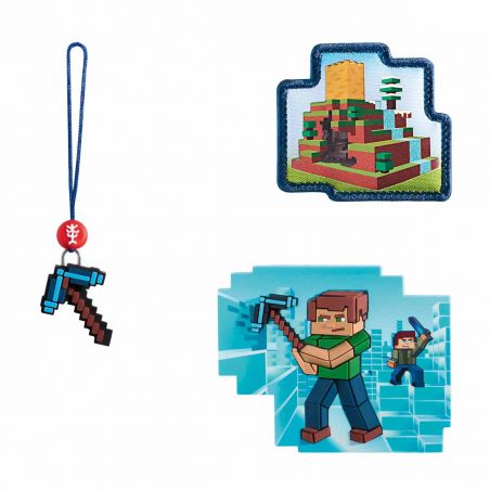 Drei Minecraft-Artikel: Schlüsselanhänger mit Spitzhacke, Berg-Aufnäher und Aufkleber einer bergbauenden Figur.