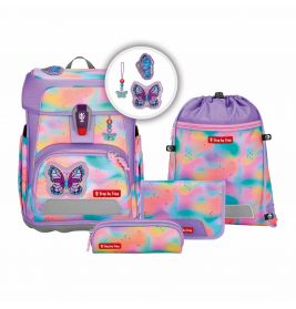 Buntes Schultaschenset mit Schmetterlingsmotiv, passenden Accessoires und pastellfarbenen Regenbogenmustern.