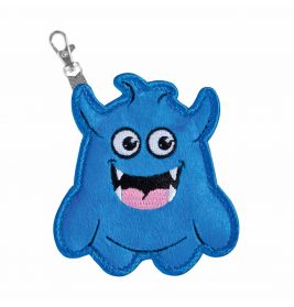 Blauer Plüsch-Schlüsselanhänger in Monsterform mit großen Augen, Fangzähnen und breitem Lächeln.