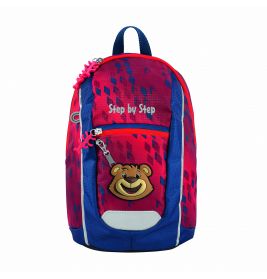 Bunter Kinderrucksack mit Bärengesicht auf der Fronttasche und Step by Step-Schriftzug oben.