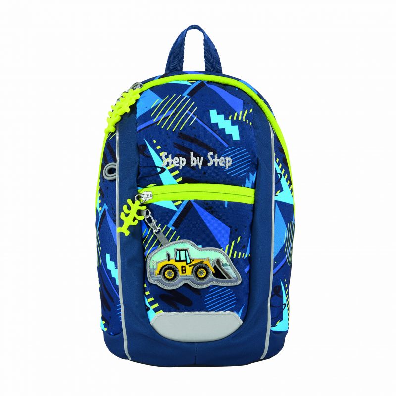 Blau-grüner Kinder-Rucksack mit geometrischem Muster und gelbem Bagger-Patch auf der Front. Blau-grüner Kinder-Rucksack mit geometrischem Muster und gelbem Bagger-Patch auf der Front.