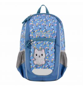 Blauer Rucksack mit Blumenmuster und einem niedlichen grauen Katzen-Patch auf der Vordertasche.