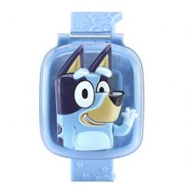 Bluey-Figur auf blauem rechteckigen Etui, winkend und lächelnd vor weißem Hintergrund.