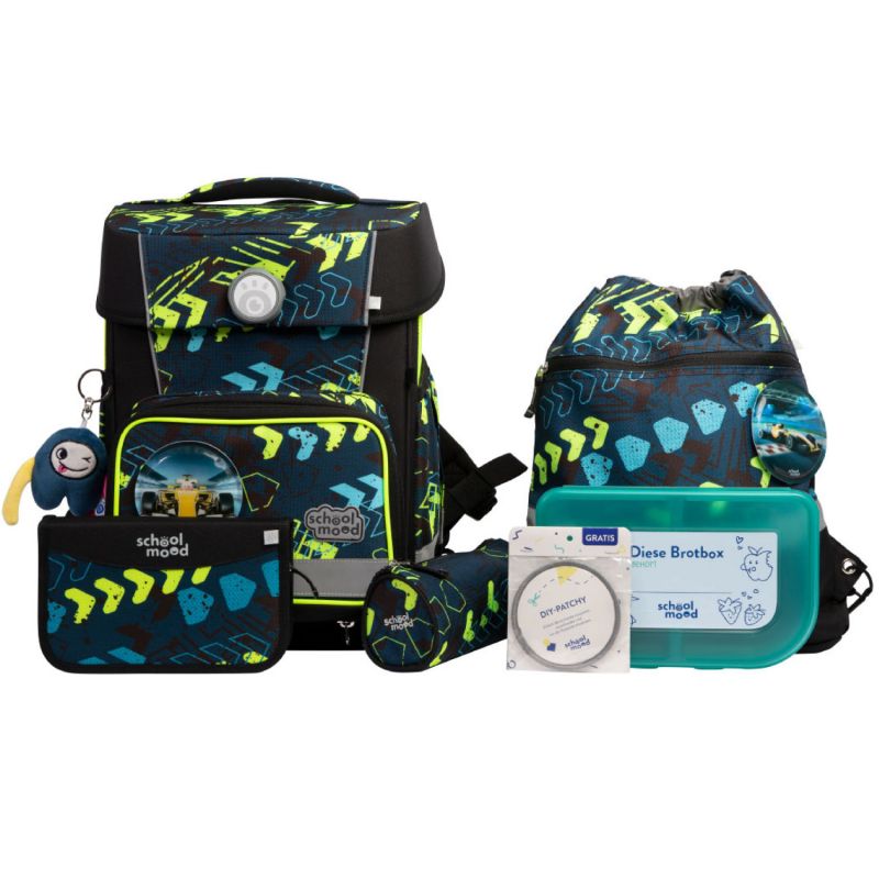 Schulset mit blau-grünen Designs: Rucksack, Federmappe, Brotdose und weiteres Zubehör. Schulset mit blau-grünen Designs: Rucksack, Federmappe, Brotdose und weiteres Zubehör.