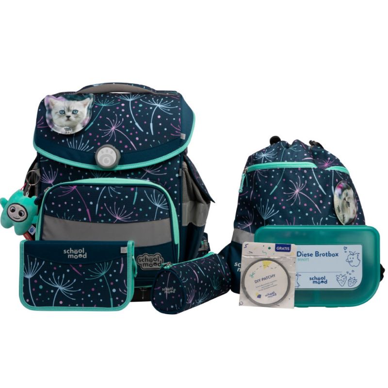 Blaues Schulset mit Pusteblumen-Motiv: Rucksack, Brotdose, Sportbeutel und Schreibwaren.