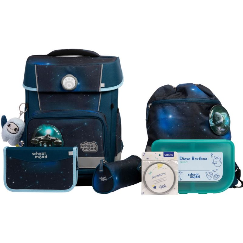 Blaue Schultaschen und Zubehör mit Sternenmotiv, inklusive Brotdose und Schlüsselanhänger. Blaue Schultaschen und Zubehör mit Sternenmotiv, inklusive Brotdose und Schlüsselanhänger.