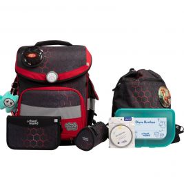 Rucksack-Set mit Wabenmuster, Brotdose, Federmäppchen, Turnbeutel und Schlüsselanhänger auf weißem Hintergrund.