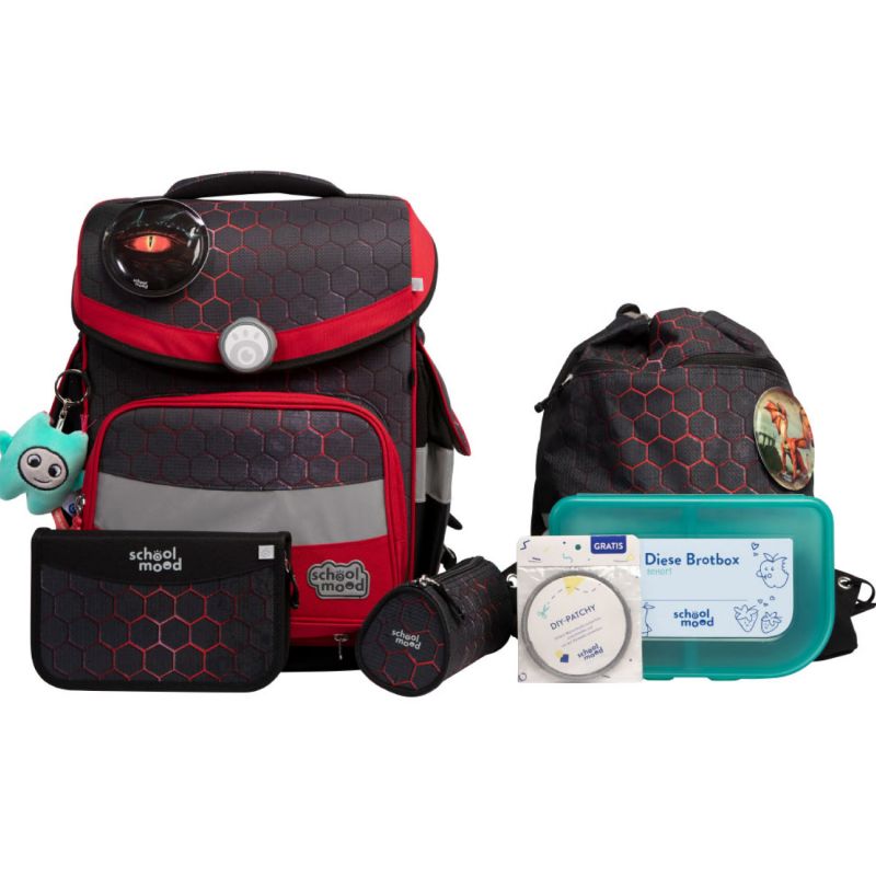 Rucksack-Set mit Wabenmuster, Brotdose, Federmäppchen, Turnbeutel und Schlüsselanhänger auf weißem Hintergrund. Rucksack-Set mit Wabenmuster, Brotdose, Federmäppchen, Turnbeutel und Schlüsselanhänger auf weißem Hintergrund.