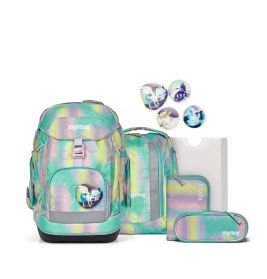 Schulset: Irideszenter Rucksack mit Einhorn-Patches, passender Brotdose, Mappe und Federmäppchen.