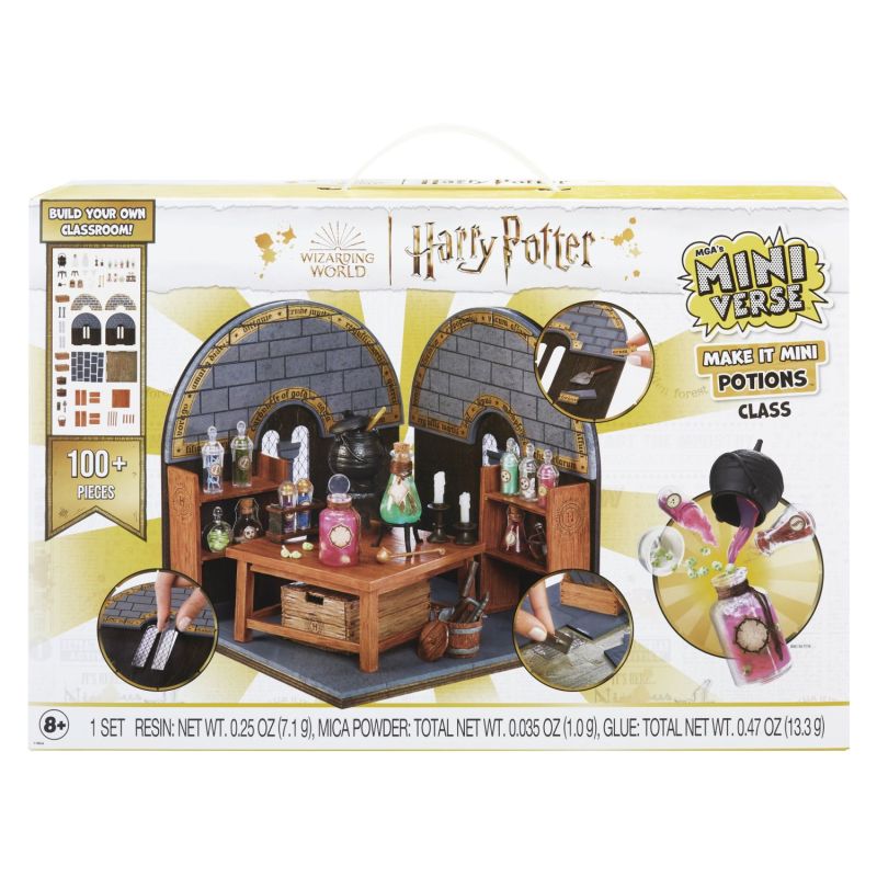 Harry Potter Mini Verse Potions Class Kit mit Klassenzimmer-Setup und Zubehör für Zaubertränke abgebildet.