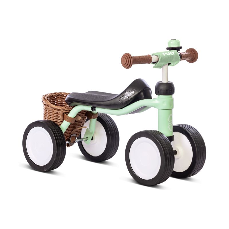 Mintgrünes Kinder-Dreirad mit Korb und schwarzen Rädern vor weißem Hintergrund. Mintgrünes Kinder-Dreirad mit Korb und schwarzen Rädern vor weißem Hintergrund.