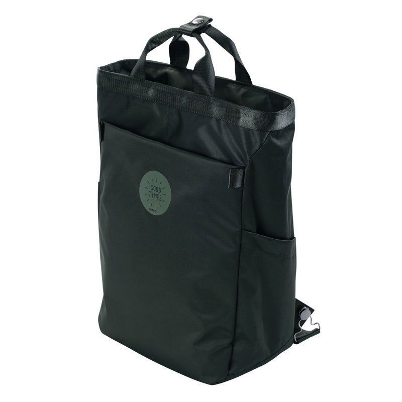 Schwarzer Rucksack mit Front- und Seitentasche, zwei Griffen und rundem Good Times-Logo.