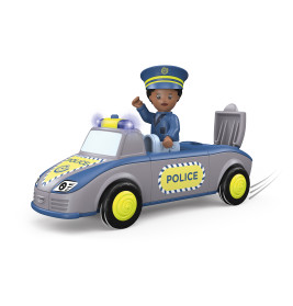 Spielzeug-Polizist in blauer Uniform fährt ein grau-gelbes Polizeiauto mit blinkenden Lichtern.