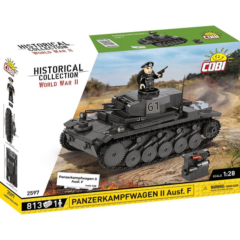COBI-Box mit Panzerkampfwagen II Ausf. F Bausatz (1:28) aus dem 2. Weltkrieg, mit Figur auf dem Panzer. COBI-Box mit Panzerkampfwagen II Ausf. F Bausatz (1:28) aus dem 2. Weltkrieg, mit Figur auf dem Panzer.