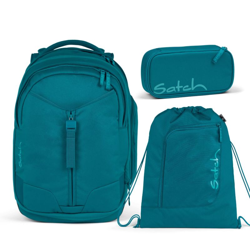 Rucksack, Turnbeutel und Federmäppchen in Türkis mit Satch-Logo auf weißem Hintergrund.