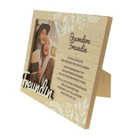 Holzrahmen mit Foto von zwei lächelnden Frauen und deutschem Freundschaftsspruch; "Freundin" groß geschrieben.