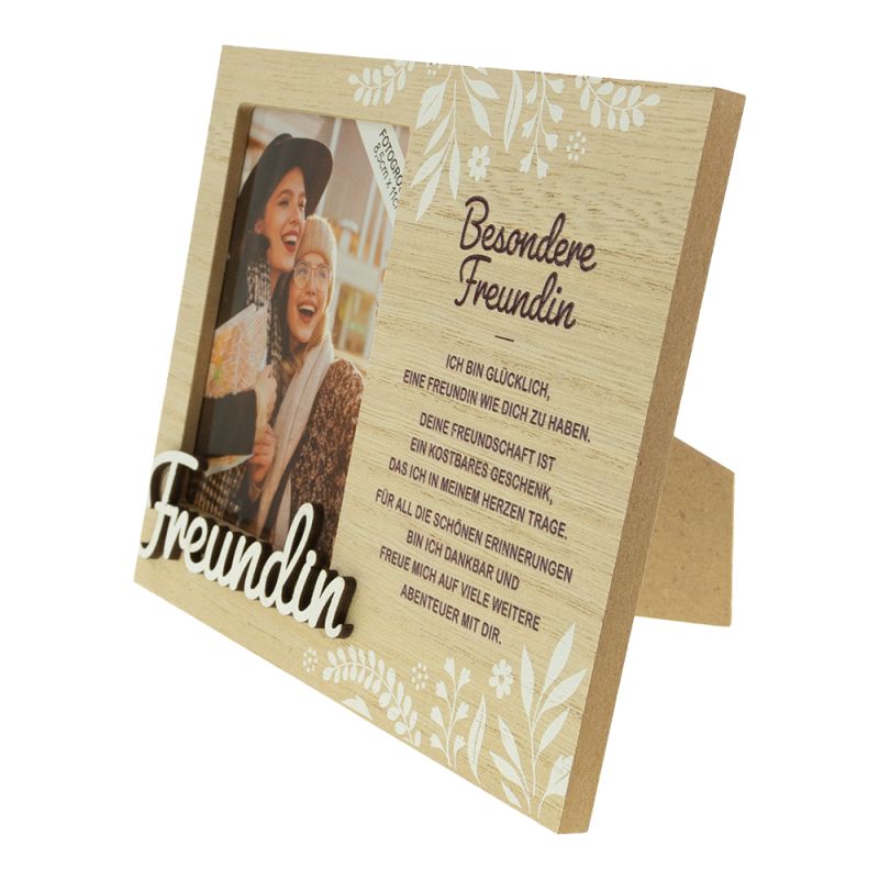 Holzrahmen mit Foto von zwei lächelnden Frauen und deutschem Freundschaftsspruch; "Freundin" groß geschrieben.
