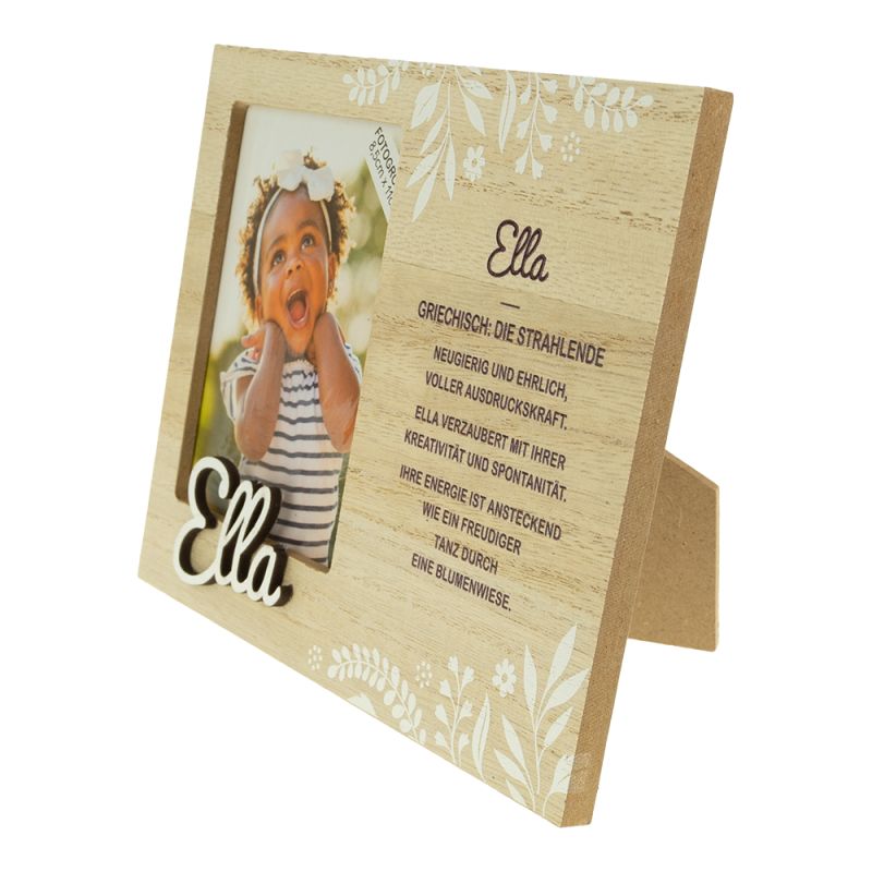 Holz-Bilderrahmen mit Blumenmuster, Foto eines lächelnden Babys und Name Ella mit deutschem Begleittext.