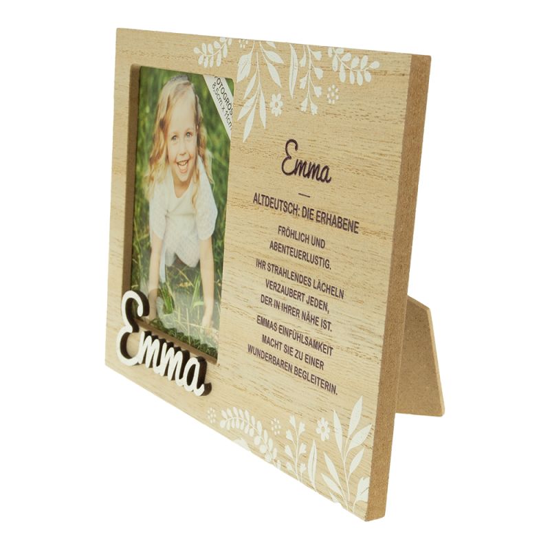 Holz-Bilderrahmen mit Blumenmuster, Foto eines lächelnden Mädchens und Name Emma mit deutscher Beschreibung.
