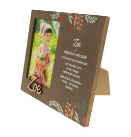 Brauner, blumiger Fotorahmen mit Mädchenfoto und deutschem Text zum Namen Zoe in weißer Schrift.