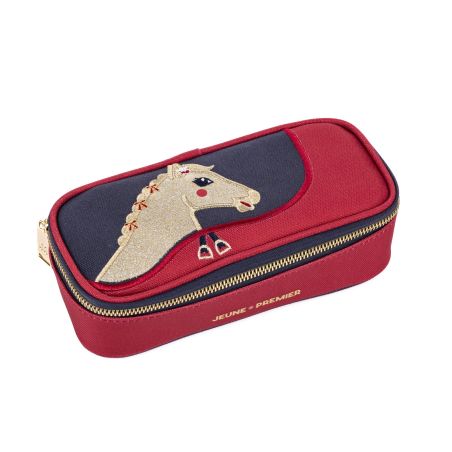 Rechteckiges rot-blaues Etui mit goldenem Pferdemotiv, goldenem Reißverschluss und JEUNE PREMIER-Aufschrift.