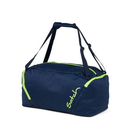 Dunkelblaue Satch-Sporttasche mit neongrünen Akzenten, Schulter- und Handgriffen.