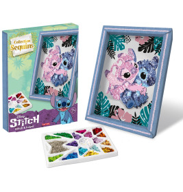 Disney Stitch Glitzerbild-Set mit gerahmtem Motiv von Stitch und Angel, dazu bunte Pailletten in einer Schale.
