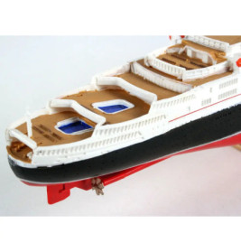 REVELL Queen Elizabeth 2